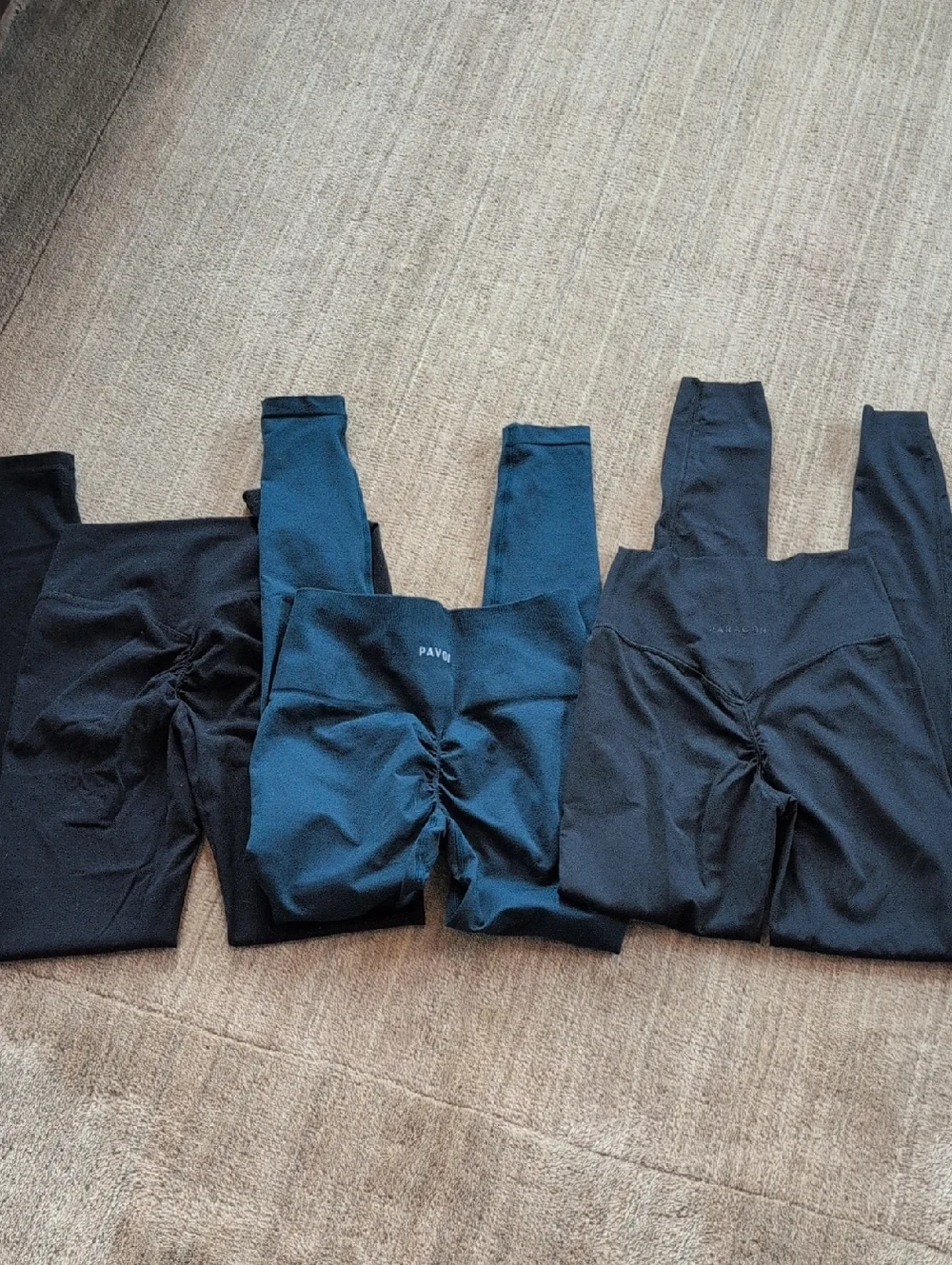 Scrunch Legging Bundle Small - Picture 2 of 6